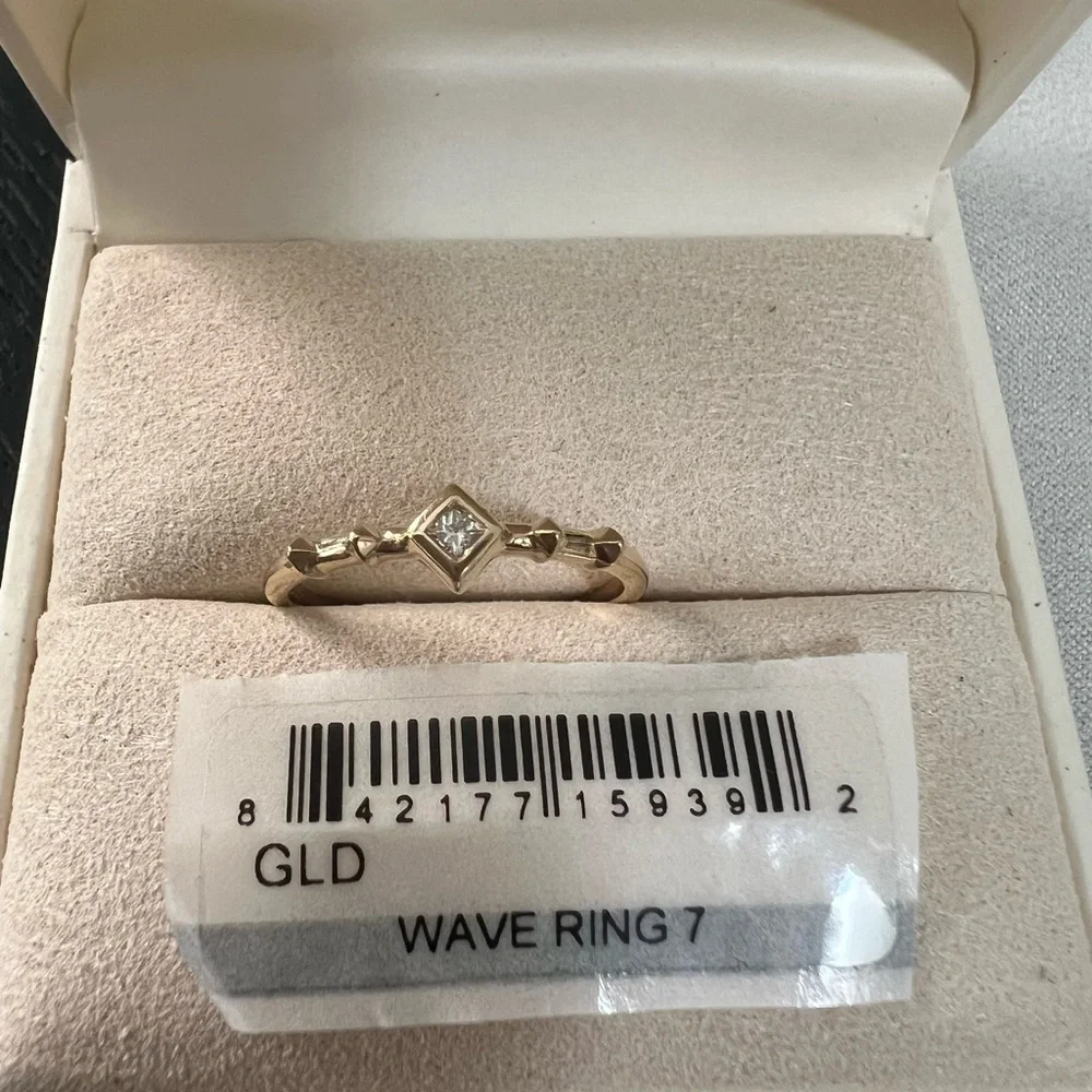 Kendra Scott 14k Yellow Gold Wave Ring.  White diamonds.  Size 7.  Hard to find. - Picture 2 of 9